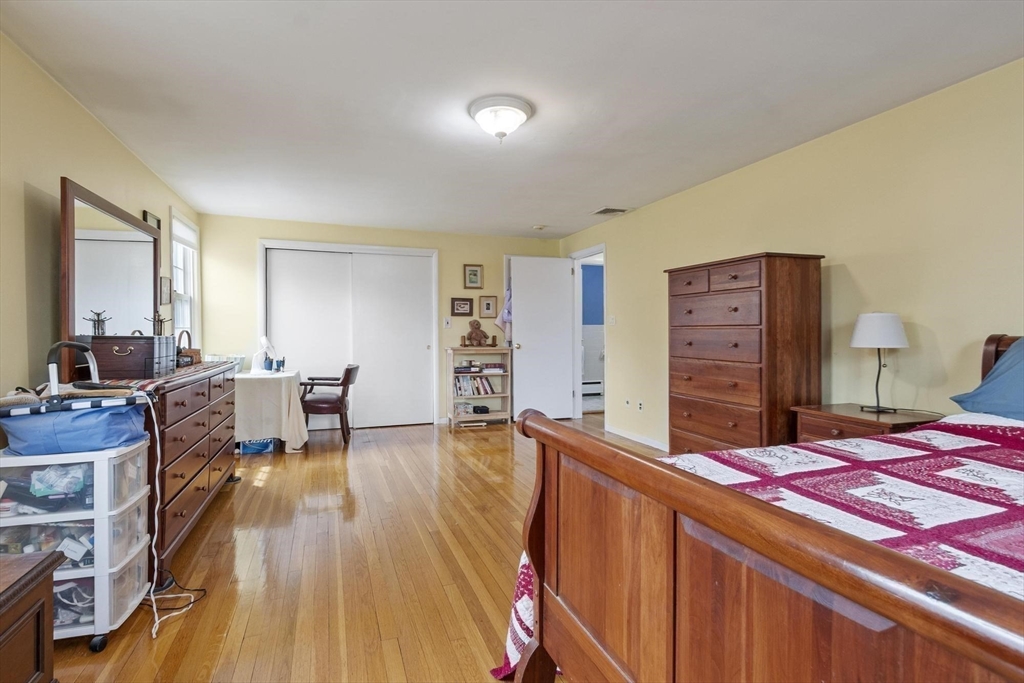 34 Robinhood Road Winchester, MA 01890 - Photo 28 of 37 Gallery Image 28