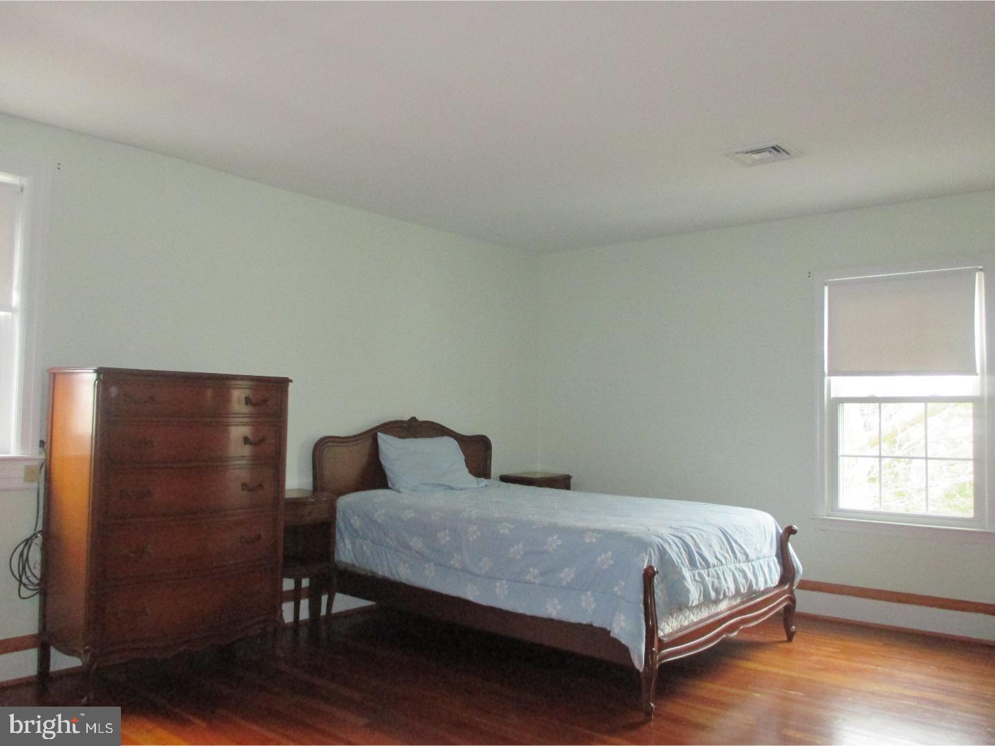 153 Sheridan Road Hamilton, NJ 08619 - Photo 11 of 18