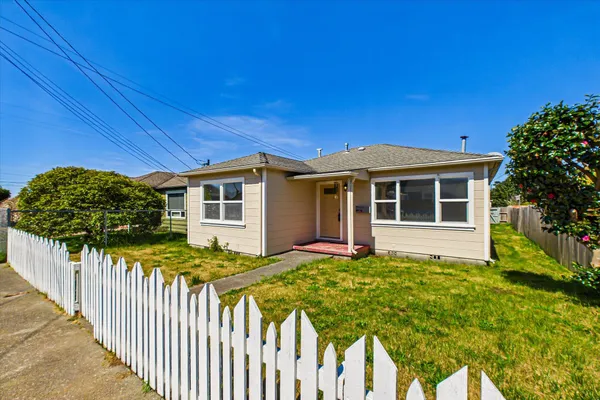 $335,000 | 724 Stewart Street, Eureka, CA 95503