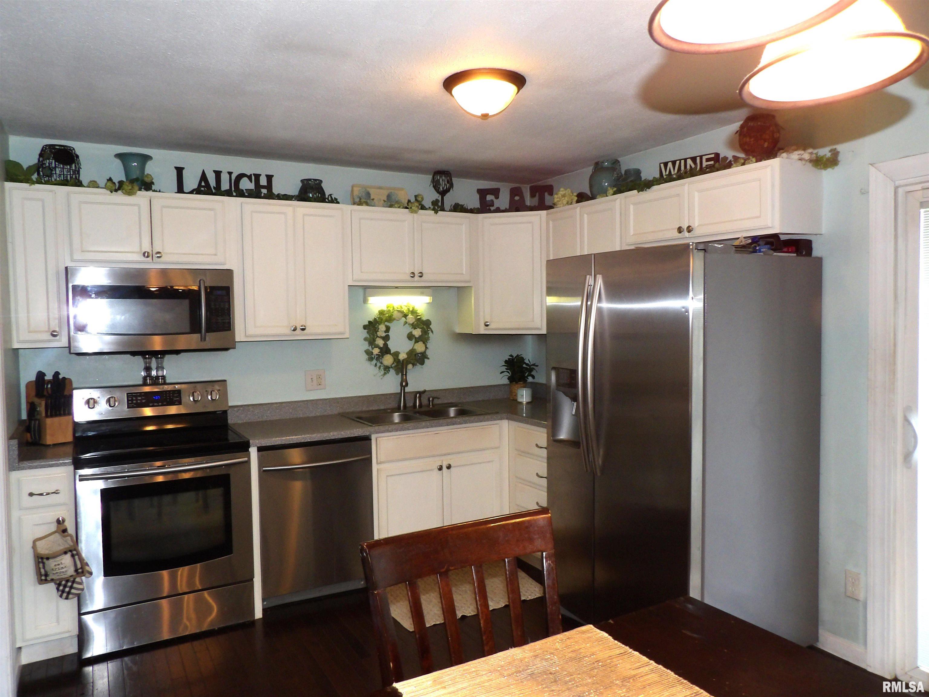 2913 Selkirk Road Springfield, IL 62702 - Photo 13 of 28