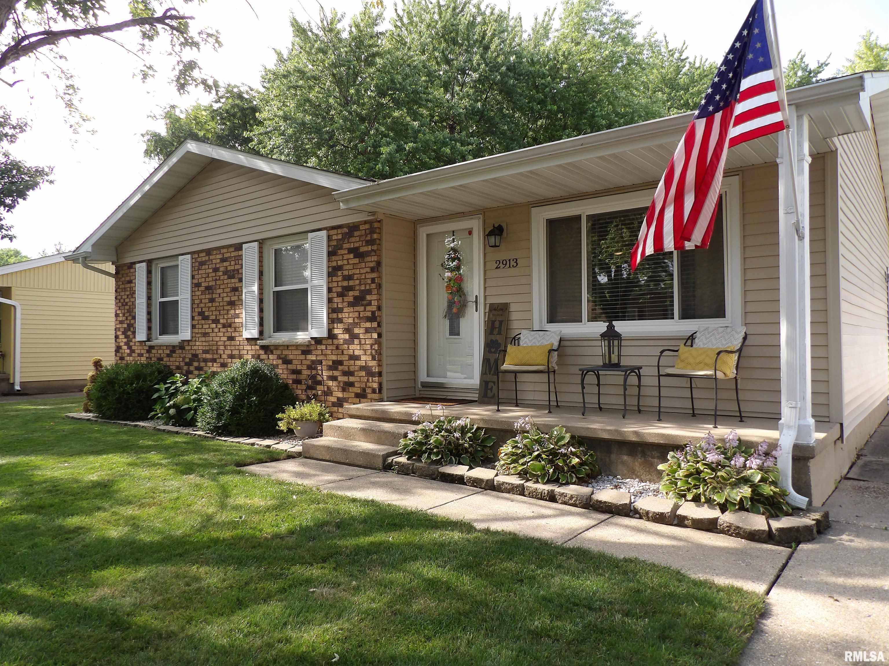 2913 Selkirk Road Springfield, IL 62702 - Photo 2 of 28