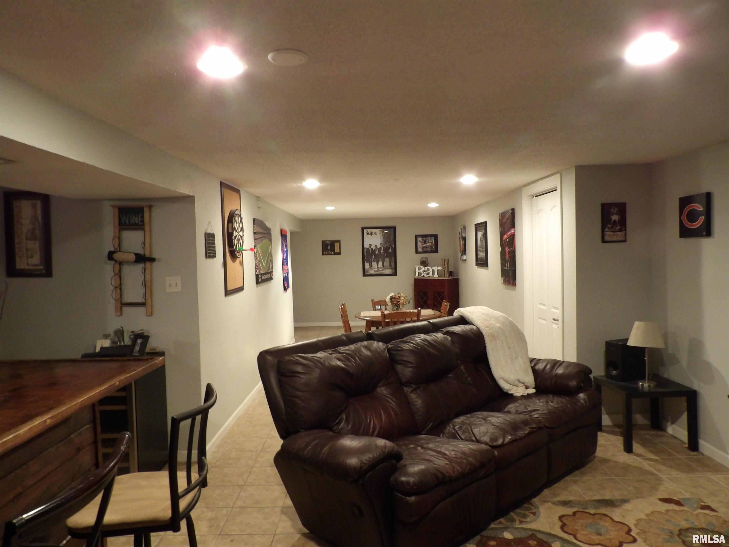 2913 Selkirk Road Springfield, IL 62702 - Photo 23 of 28