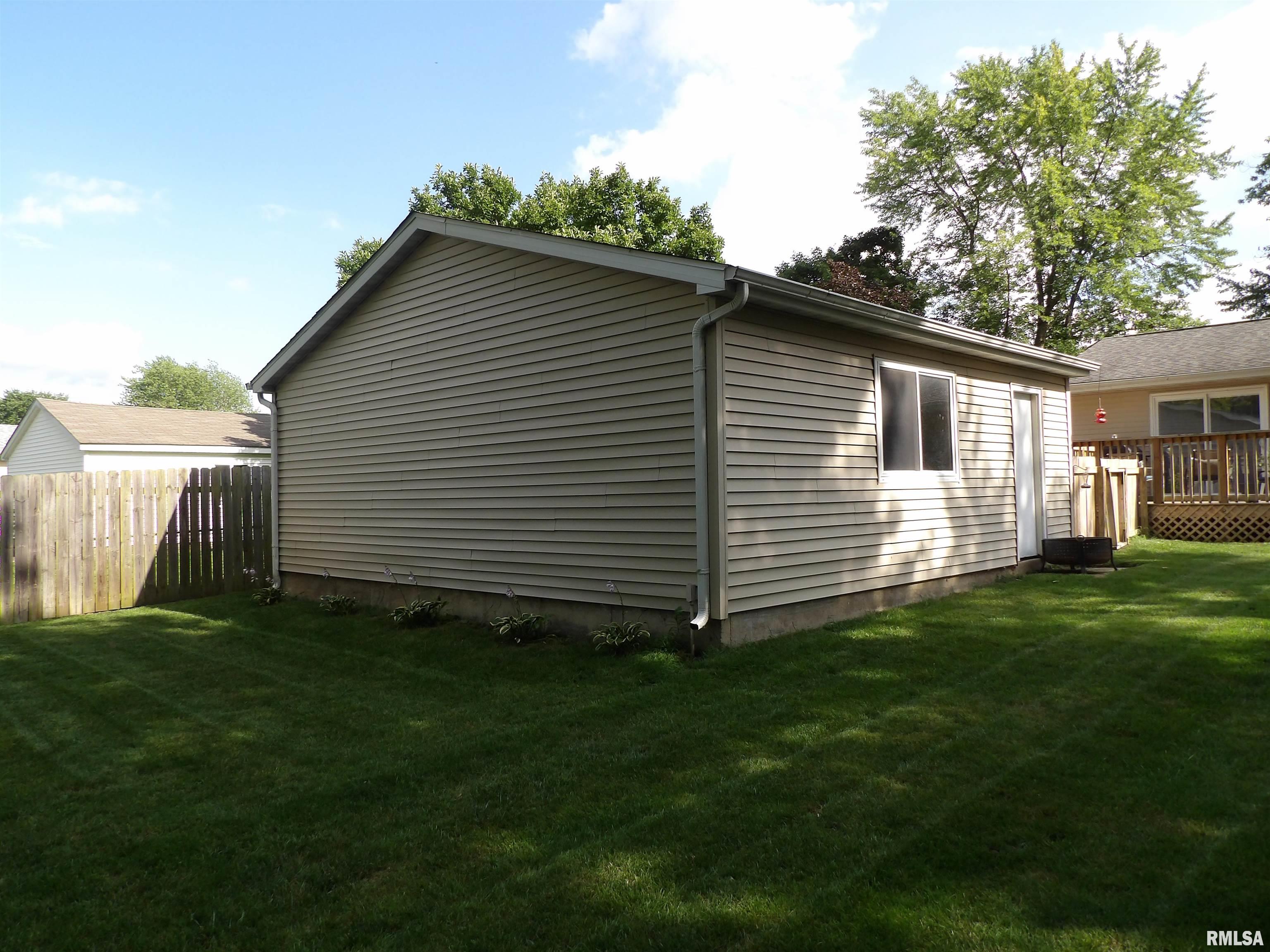 2913 Selkirk Road Springfield, IL 62702 - Photo 8 of 28