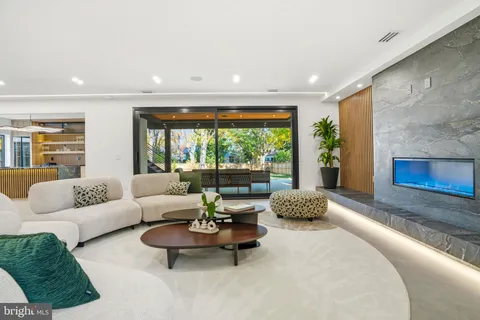 $3,350,000 | 9408 Old Courthouse Road, Vienna, VA 22182