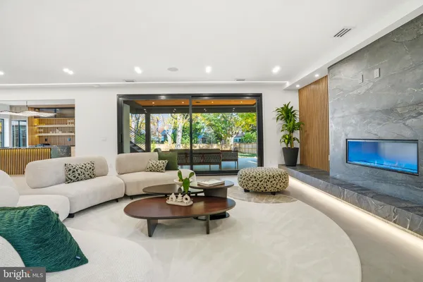 $3,300,000 | 9408 Old Courthouse Road, Vienna, VA 22182