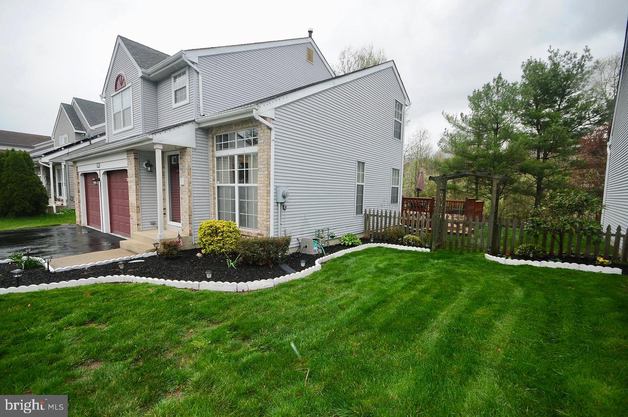 91 Ridgewood Way Burlington, NJ 08016 - Photo 1 of 37 Gallery Image 1