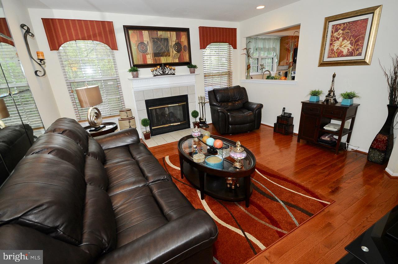 91 Ridgewood Way Burlington, NJ 08016 - Photo 12 of 37 Family Room