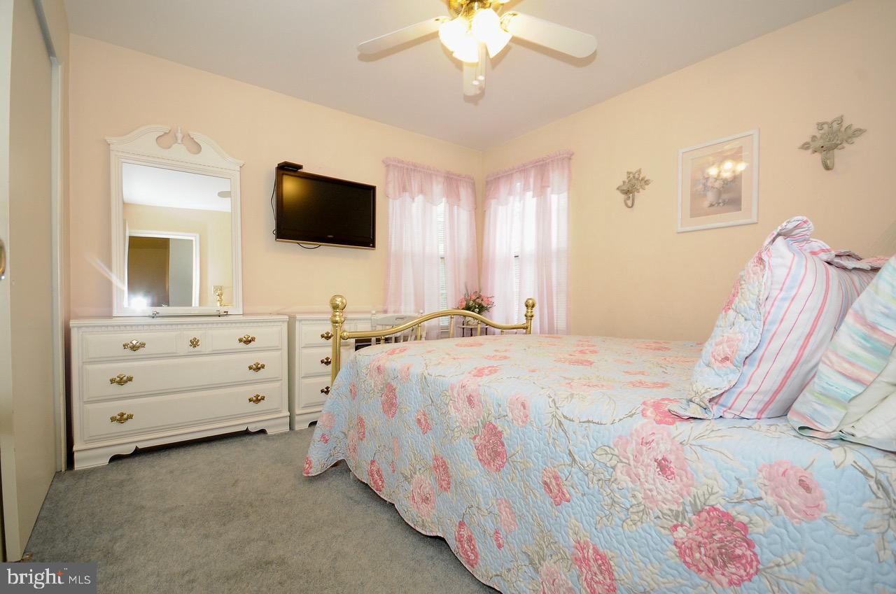 91 Ridgewood Way Burlington, NJ 08016 - Photo 22 of 37 Bedroom 3