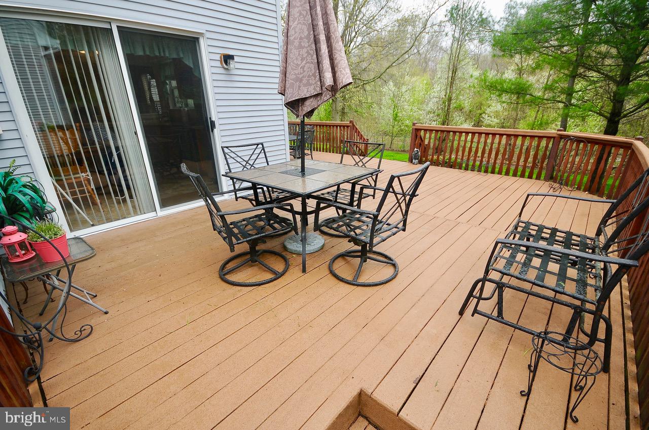 91 Ridgewood Way Burlington, NJ 08016 - Photo 34 of 37 Two Tiered Deck