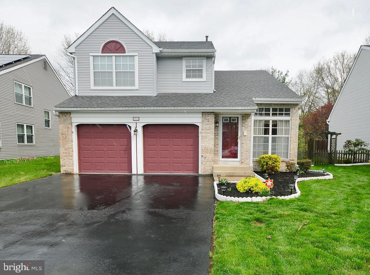 91 Ridgewood Way Burlington, NJ 08016 - Photo 5 of 37 Two Car Garage