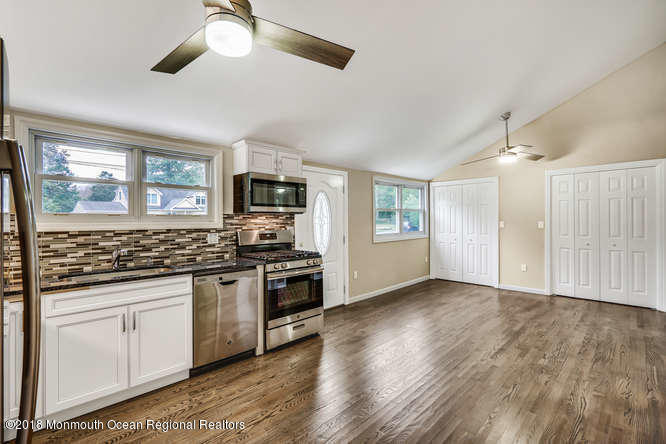 81 Oak Knoll Road Waretown, NJ 08758 - Photo 12 of 30 81 Knoll Rd Waretown NJ 08758-small-016-