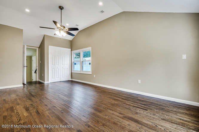 81 Oak Knoll Road Waretown, NJ 08758 - Photo 17 of 30 81 Knoll Rd Waretown NJ 08758-small-021-