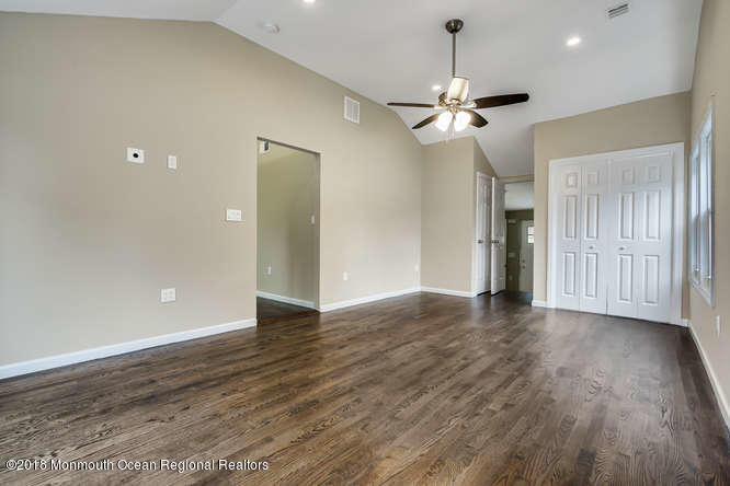 81 Oak Knoll Road Waretown, NJ 08758 - Photo 18 of 30 81 Knoll Rd Waretown NJ 08758-small-022-