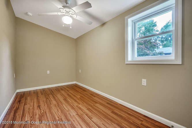 81 Oak Knoll Road Waretown, NJ 08758 - Photo 19 of 30 81 Knoll Rd Waretown NJ 08758-small-023-