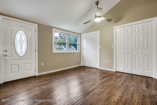 81 Oak Knoll Road Waretown, NJ 08758 - Photo 5 of 30 81 Knoll Rd Waretown NJ 08758-small-009-