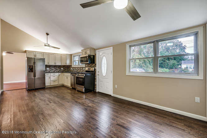 81 Oak Knoll Road Waretown, NJ 08758 - Photo 7 of 30 81 Knoll Rd Waretown NJ 08758-small-011-