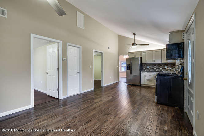 81 Oak Knoll Road Waretown, NJ 08758 - Photo 8 of 30 81 Knoll Rd Waretown NJ 08758-small-012-