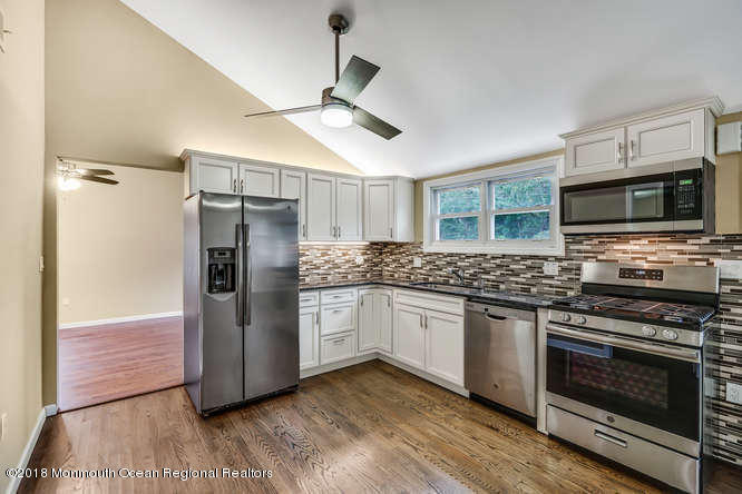 81 Oak Knoll Road Waretown, NJ 08758 - Photo 9 of 30 81 Knoll Rd Waretown NJ 08758-small-013-