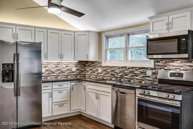 81 Oak Knoll Road Waretown, NJ 08758 - Photo 10 of 30 81 Knoll Rd Waretown NJ 08758-small-014-