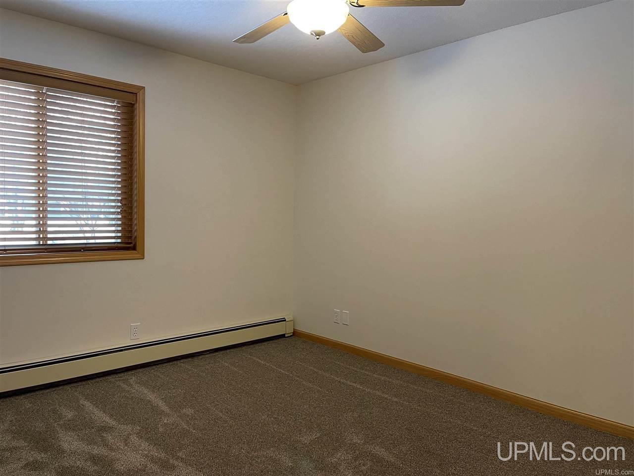 36 Tipperary Road Gladstone, MI 49837 - Photo 14 of 39 Gallery Image 14