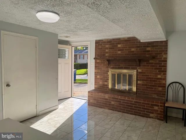 a view of a livingroom with furniture