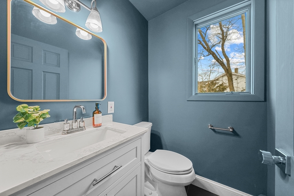 1705 Wampanoag Trail Barrington, RI 02806 - Photo 17 of 33