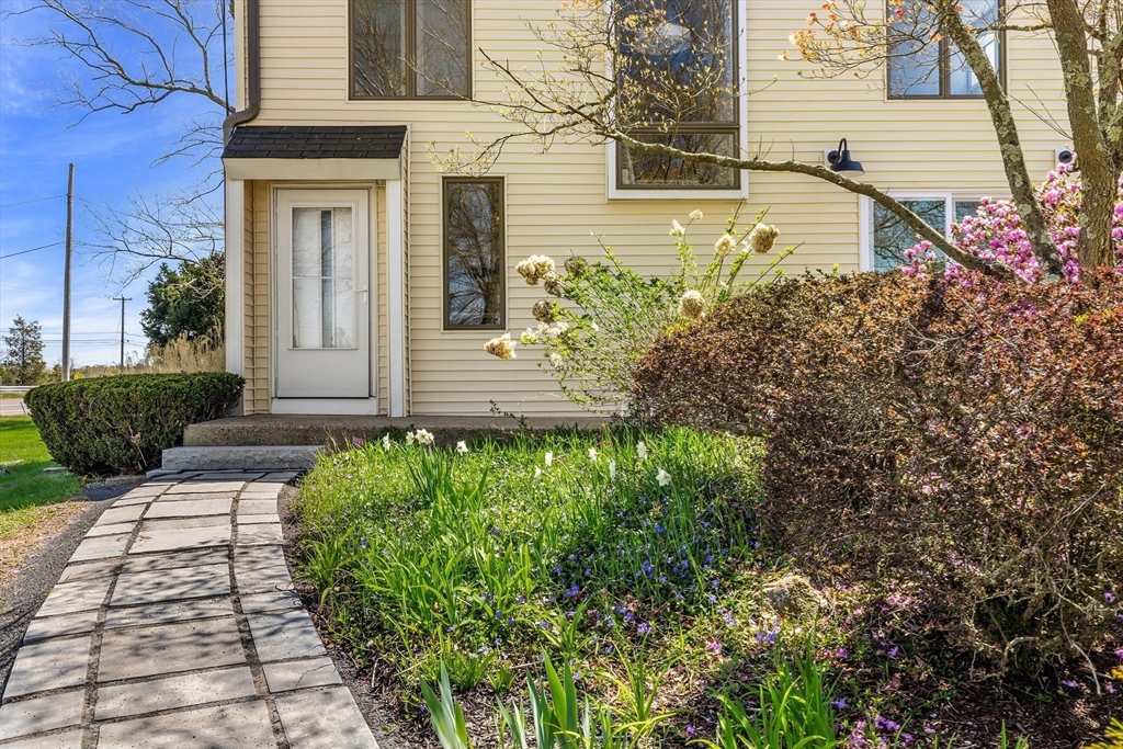 1705 Wampanoag Trail Barrington, RI 02806 - Photo 26 of 33