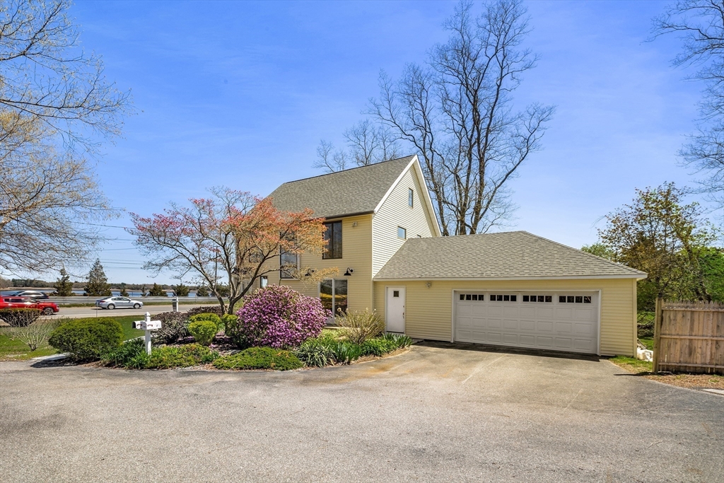 1705 Wampanoag Trail Barrington, RI 02806 - Photo 29 of 33