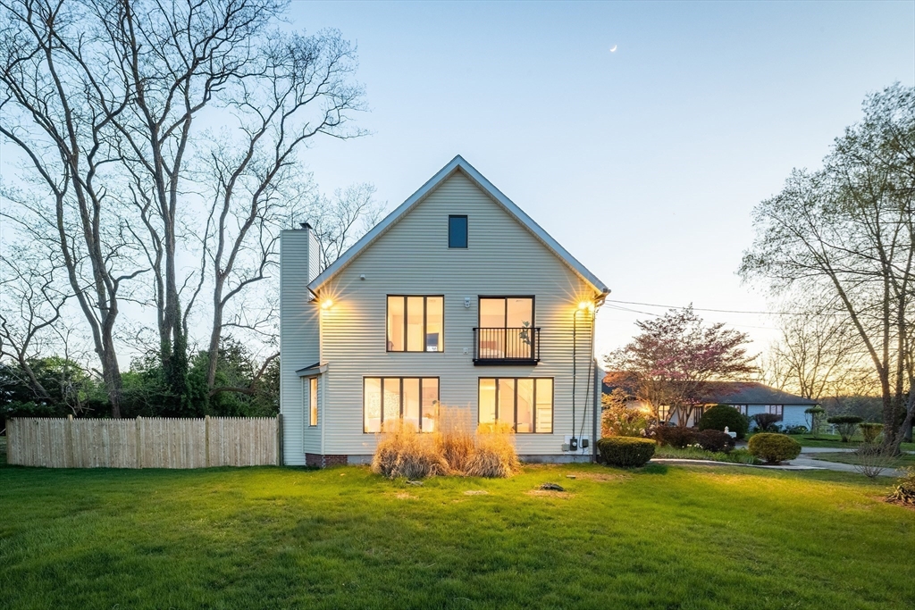 1705 Wampanoag Trail Barrington, RI 02806 - Photo 30 of 33