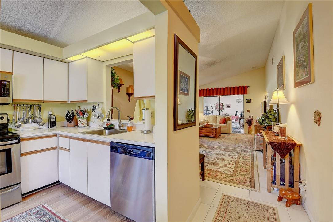 8040 Hiddenview Terrace, Unit A Boca Raton, FL 33496 - Photo 7 of 43 Photo 7
