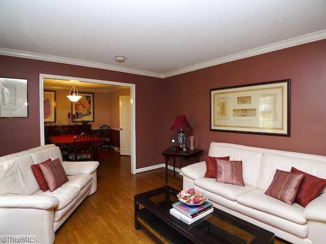 224 Epping Road Clemmons, NC 27012 - Photo 6 of 16 Living Room.