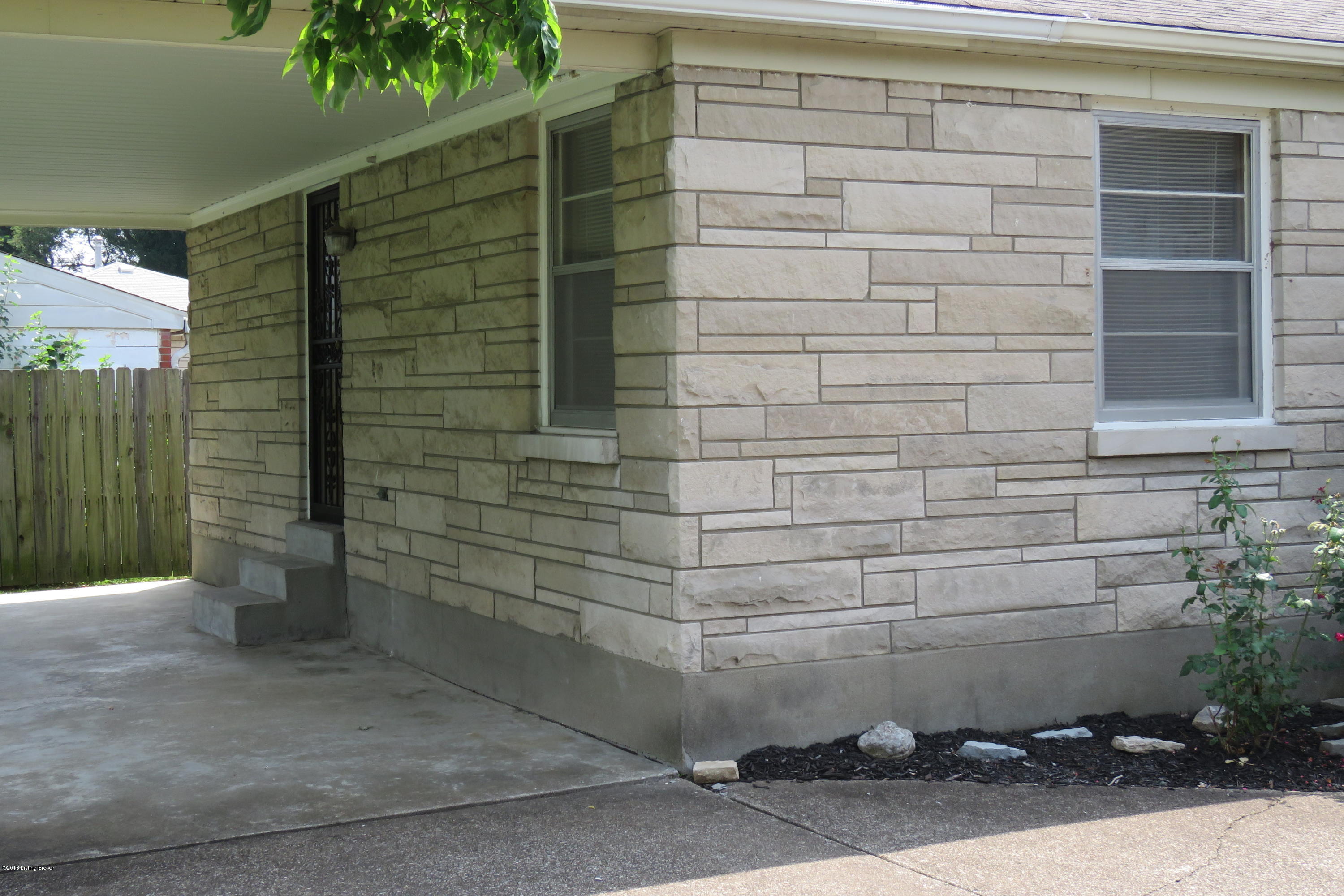 12 Welby Road Louisville, KY 40258 - Photo 5 of 23 IMG_2041