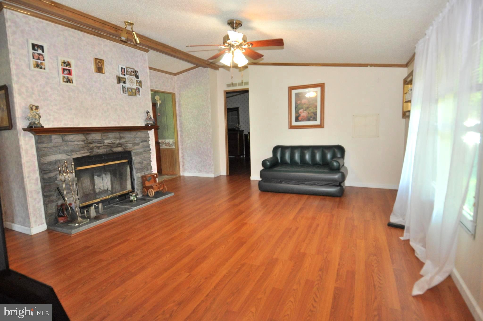 8160 Mennonite Church Road Westover, MD 21871 - Photo 11 of 39 living room