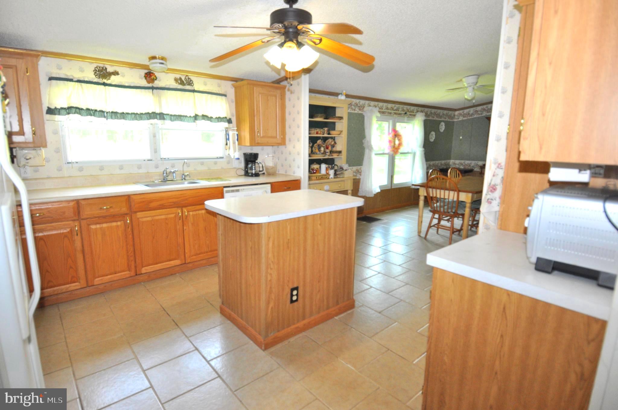 8160 Mennonite Church Road Westover, MD 21871 - Photo 15 of 39 kitchen w/center island