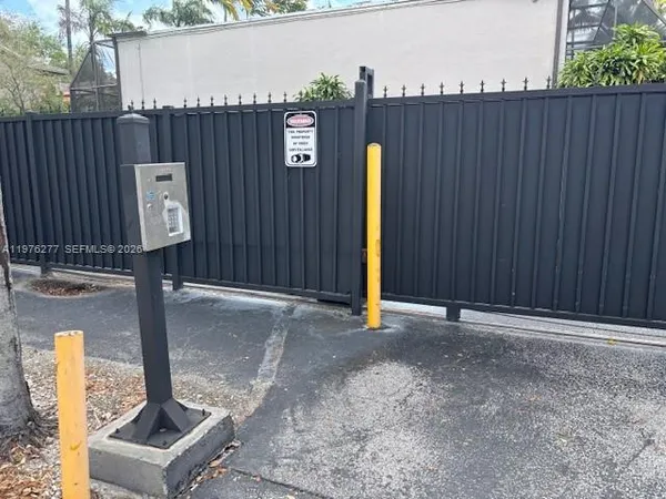 $3,500 | 3190 Bird Avenue, Unit 15, Coconut Grove, FL 33133