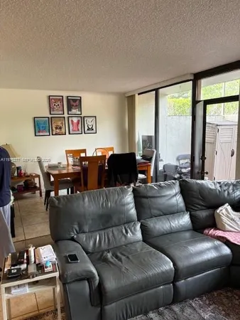 $3,500 | 3190 Bird Avenue, Unit 15, Coconut Grove, FL 33133