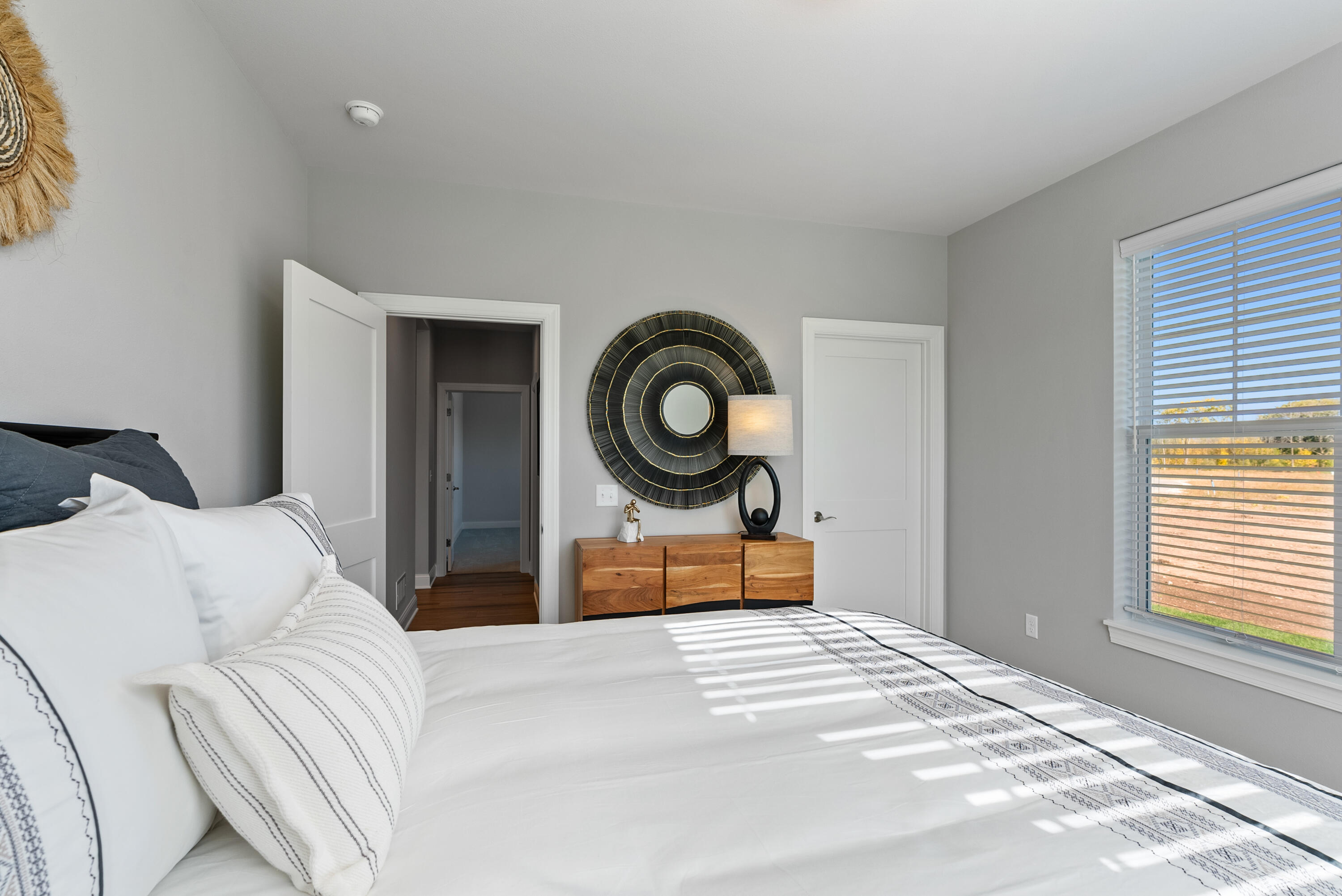 1749 North River Road Milwaukee, WI 53217 - Photo 21 of 40 Bed 2