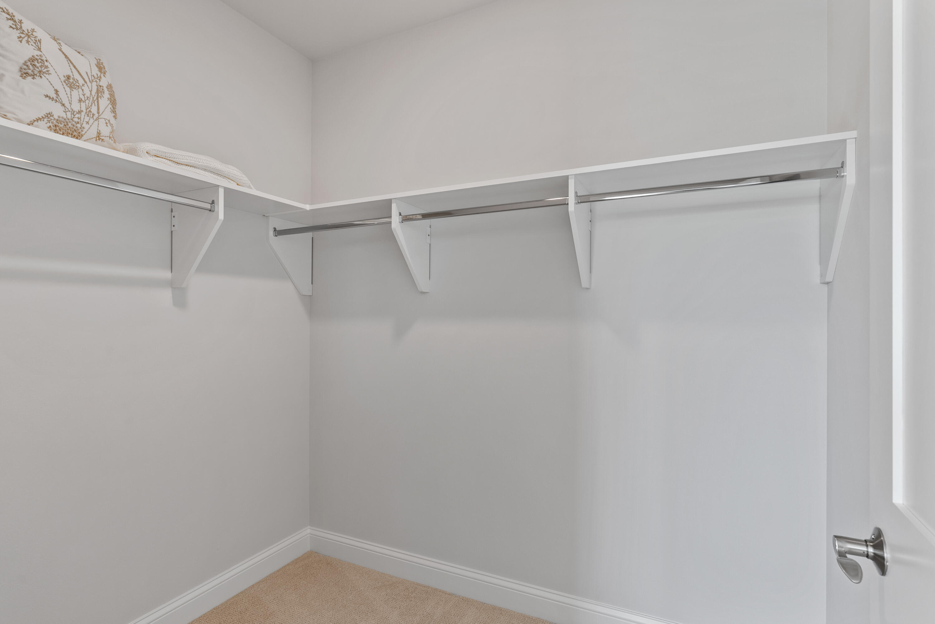 1749 North River Road Milwaukee, WI 53217 - Photo 22 of 40 Bed 2 WIC