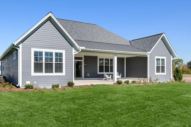 $1,199,999 | 1749 North River Road, Milwaukee, WI 53217