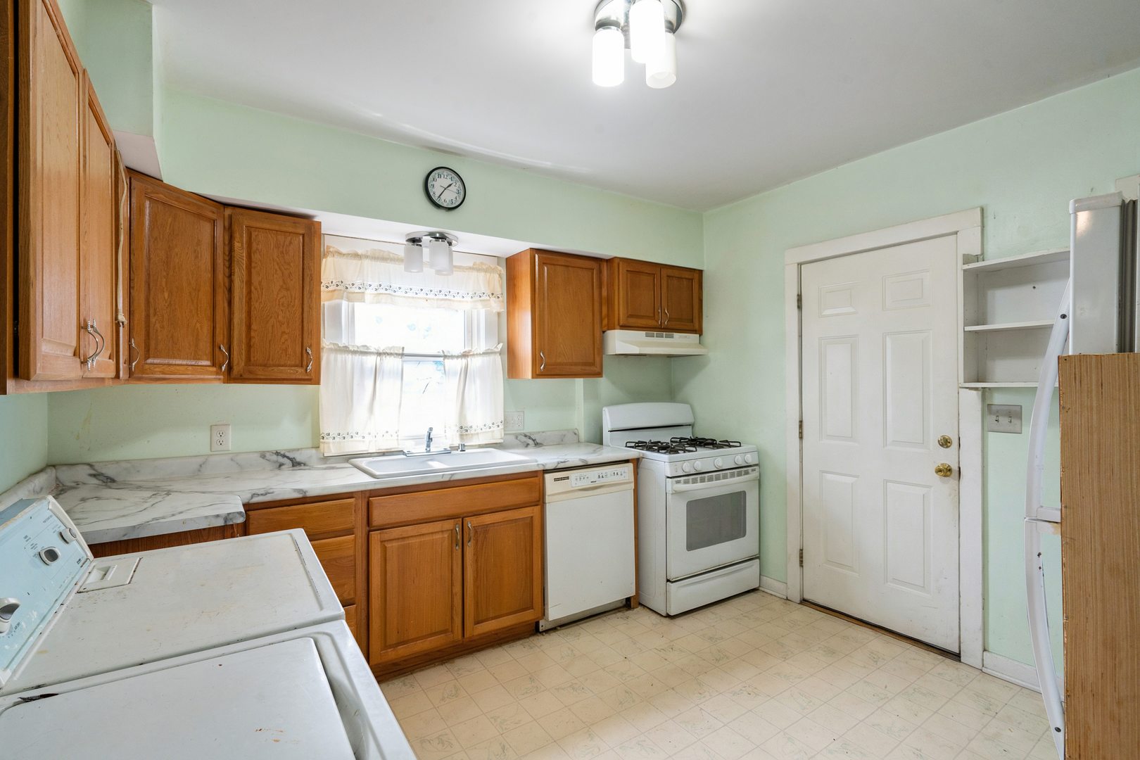 217 12th Street East Moline, IL 61244 - Photo 7 of 19