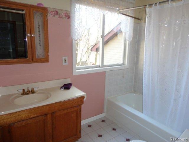 4711 Diehl Road Metamora, MI 48455 - Photo 5 of 21 Bathroom.jpg