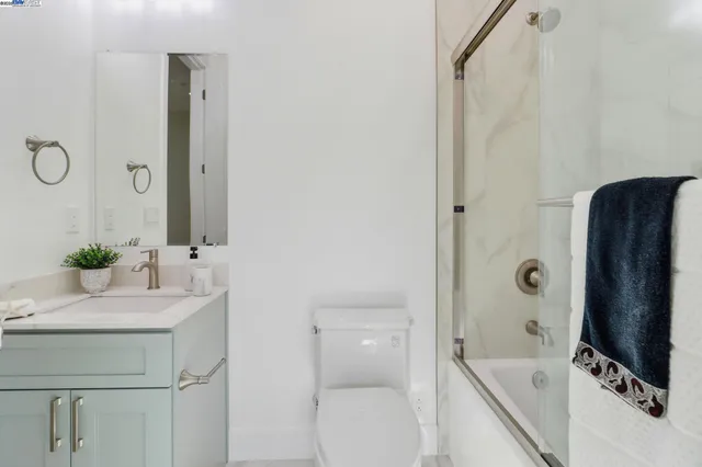 $1,850,000 | 492-494 Sunset Boulevard, Hayward, CA 94541