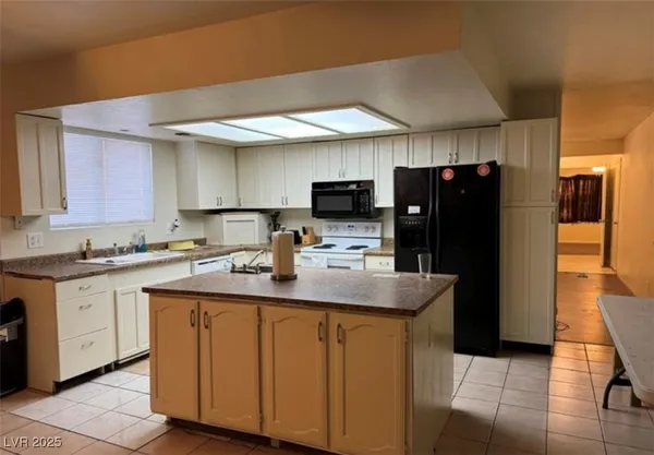 $469,900 | 4214 East Baltimore Avenue, Las Vegas, NV 89104