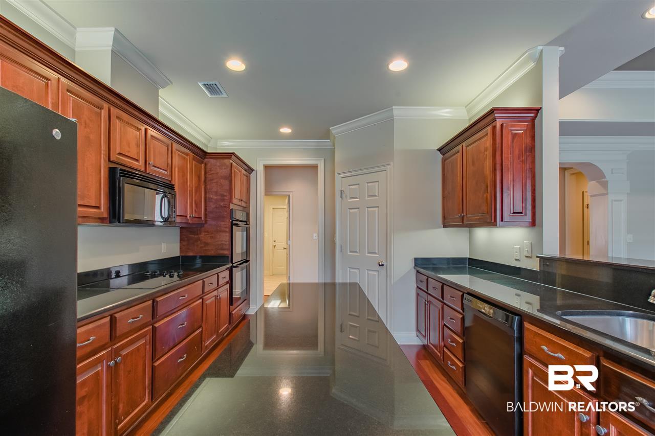 338 Pecan Ridge Boulevard Fairhope, AL 36532 - Photo 11 of 43 Kitchen