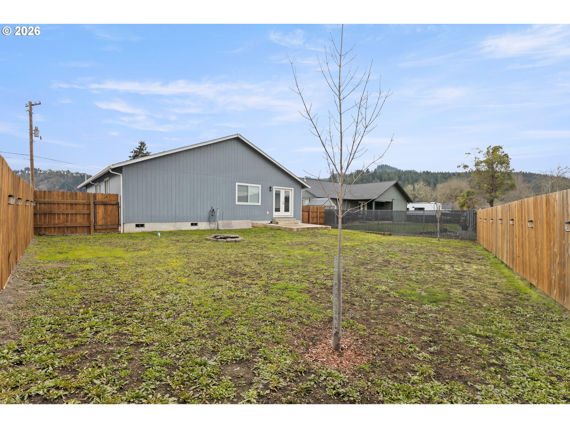 409 South State Street Sutherlin, OR 97479 - Photo 46 of 47 a house view with a garden space
