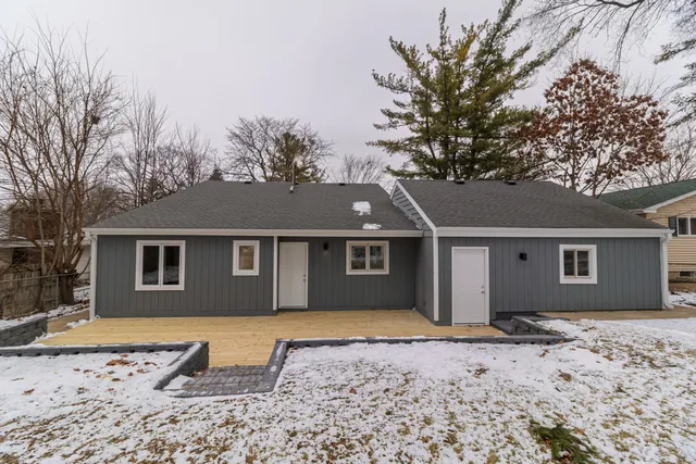 $299,500 | 25267 Timber Lane, Lake Villa, IL 60046