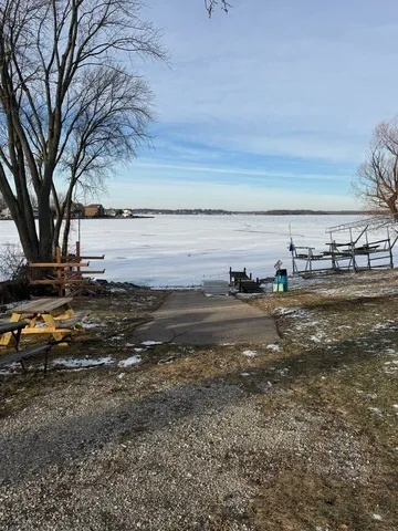 $299,500 | 25267 Timber Lane, Lake Villa, IL 60046