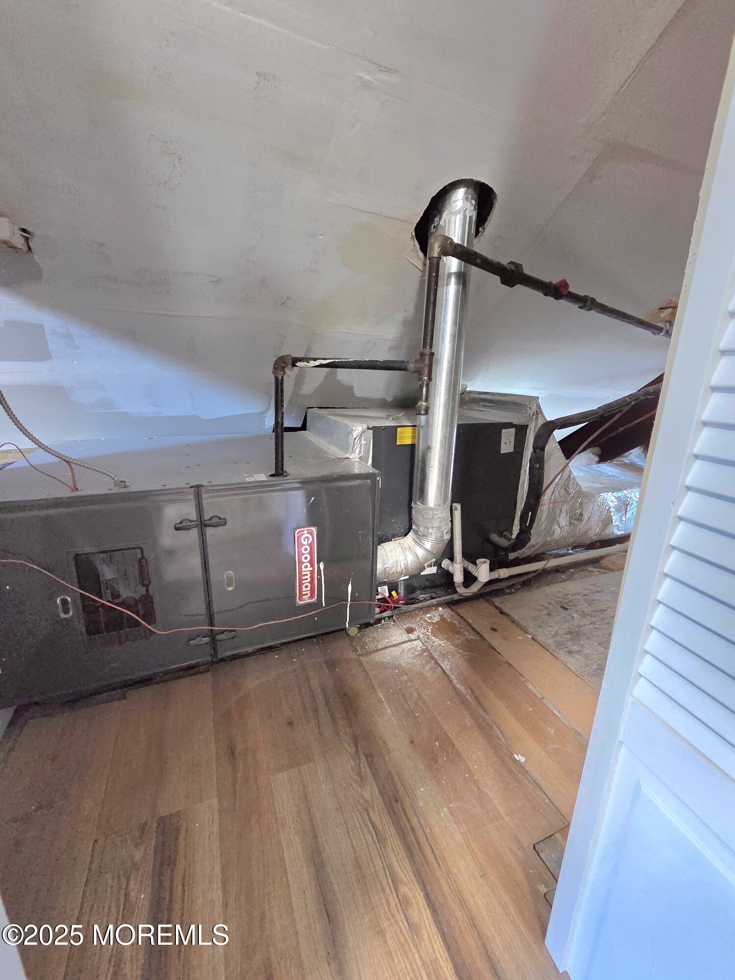 216 Delaware Street Elizabeth Port, NJ 07206 - Photo 33 of 40 a view of a room with gym equipment