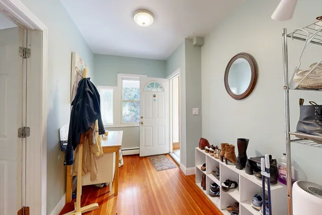 a very nice looking room with many windows