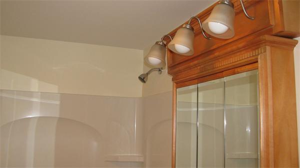 53 Kane Street Springfield, MA 01119 - Photo 9 of 10 a bathroom with a shower